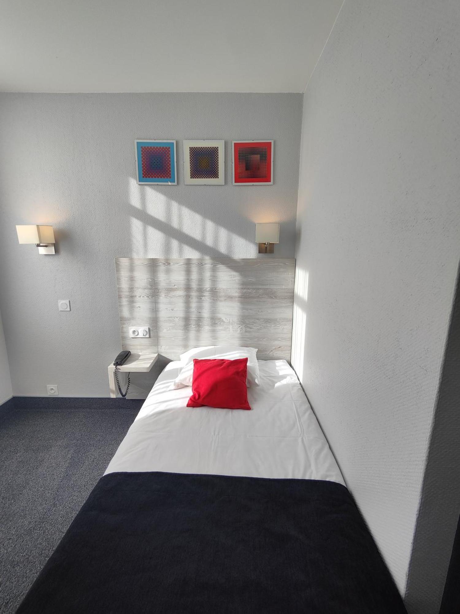 Campanile Grenoble Centre Gare Hotel Exterior foto